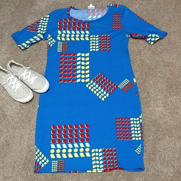 Dress - Picture 2 of 3